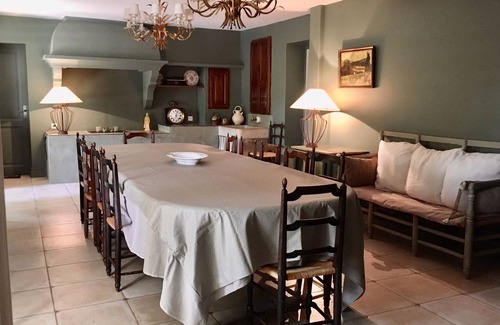 Senas Other | Provencal farmhouse from the 18th century located in the heart of the Alpilles.