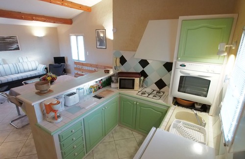 L'Isle-sur-la-Sorgue House | Provencal house with all comforts. Pool & air-conditioning, PK pets allowed.