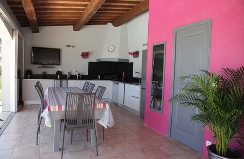 Istres Villa | Provencal house 4000 m2 of land breathtaking view of the pond