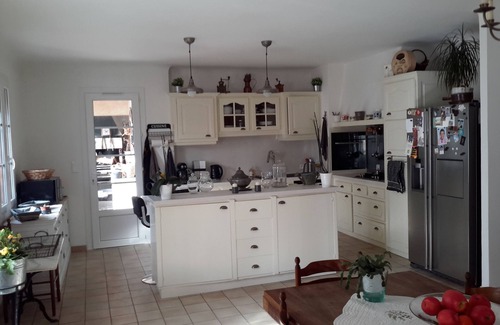 Lagnes House | Provencal house with swimming pool, summer kitchen, wooded grounds, not overlooked