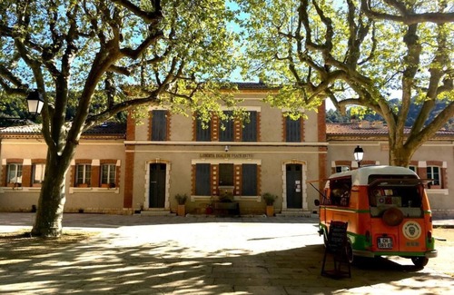 Salernes Apartment | Provencal loft with terrace in the heart of the village