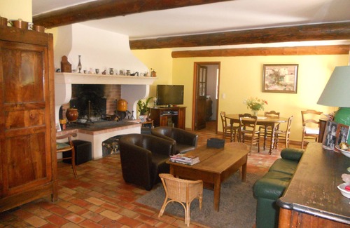 La Bouilladisse House | PROVENCALE HOUSE WITH POOL IN THE PINE FOREST, BETWEEN CASSIS AND AIX EN PROVENCE