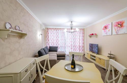 Chernomorets Apartment | Provence Deluxe Apartment in Atia Resort