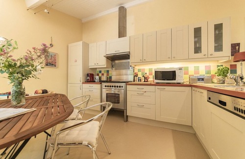St.-Remy-de-Provence House | Provence villa 8 min walk from St. Remy's main square with large garden and pool