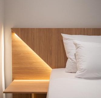 Las Lomas I Apartment | Provenza Lux Apartment l Guest Friendly l Fast Wifi l 9 Guest
