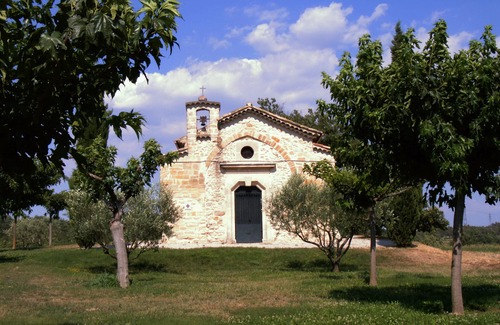 Pierrevert House | Provincial house with large garden. Golf course nearby.