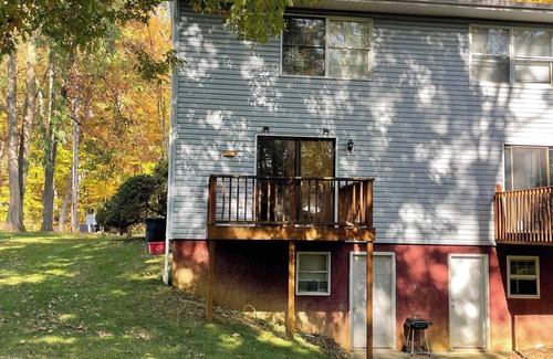 State College House | PSU 2br/1.5ba Townhome w Parking Near Campus & Stadium