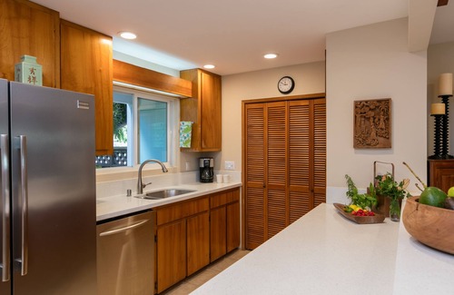 Kamuela House | Puako Pau Hana, A Restful, Private Retreat located steps from the water!