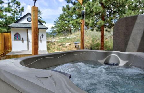 Green Mountain Falls House | Pub - Hot Tub - Fire Pit