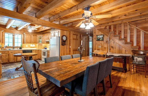 Bethel Cabin | Pucky Pines: Minutes to Bethel Woods + Hot Tub