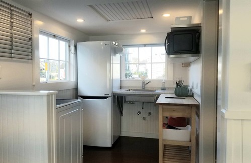 Nantucket Town House | Puddin, the cutest cottage on South Beach. The perfect get away for two.