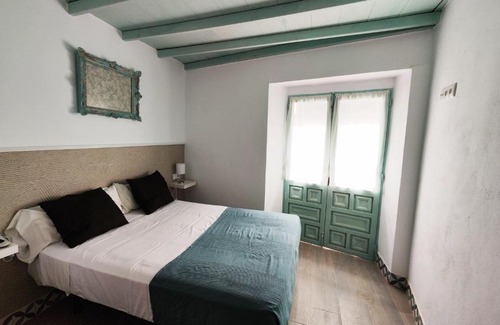 Carmona Apartment | PUERTA DE CÓRDOBA APARTMENTS by FRENTEABASTOS