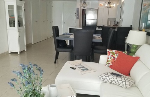 South Hotel Zone Apartment | PUERTO VALLART, GRAND VENETIAN. NICE CORNER UNIT 2ND FLOOR WITH 3 BALCONIES!