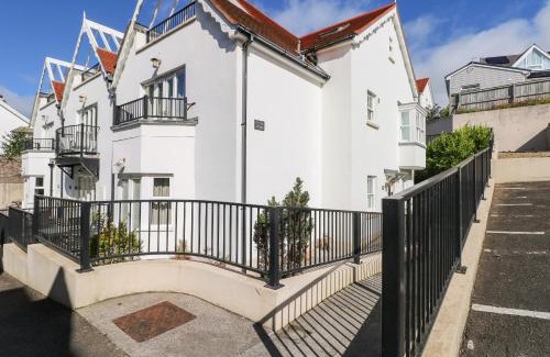 Tenby House | Puffins