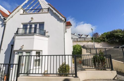 Tenby House | Puffins