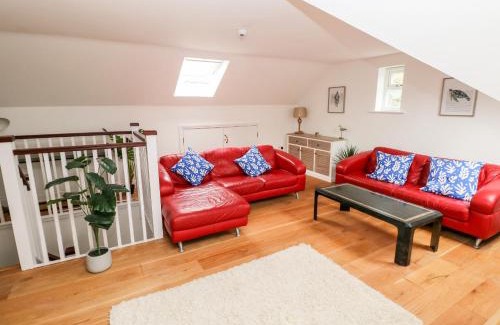 Tenby House | Puffins