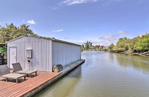 Cathlamet House | Puget Island 'Floating Home' w/ Dock & Boat House!