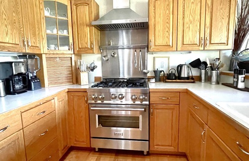 Agate House | Puget Sound Beach House - Gorgeous Waterfront, Views - Beach Access
