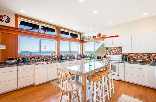 Kingston House | Puget Sound-front home with beach access, kayaks, gorgeous view & firepit