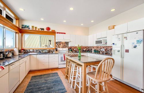 Kingston House | Puget Sound-front home with beach access, kayaks, gorgeous view & firepit