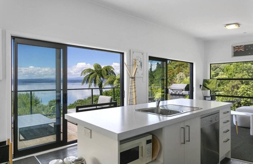 Pukawa House | Pukawa Bach Lake Taupo