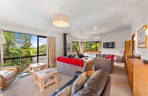 Omori House | Pukawa Haven - Pukawa Bay Holiday Home