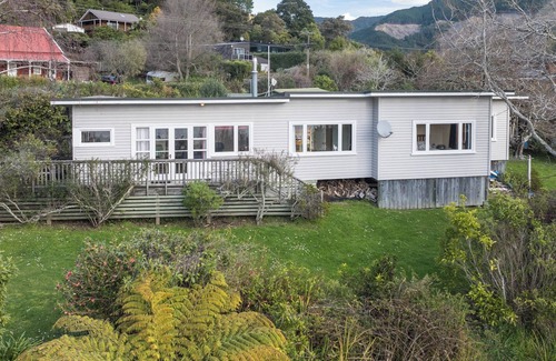 Linkwater House | Pukeko Cottage - Marlborough Sounds Retreat