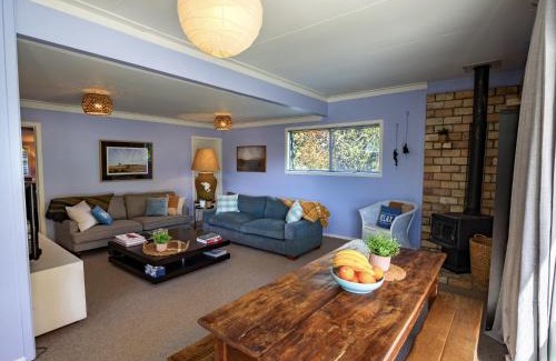 Pohara House | Pukeko Cottage - Pohara Holiday Home