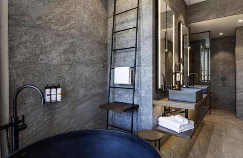 Vake Hotel | Pullman Tbilisi Axis Towers