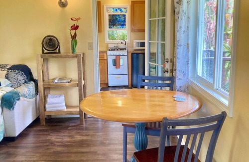 Pahoa Cottage | Puna Rainforest Retreat Hotspring - Purple Passion Cottage
