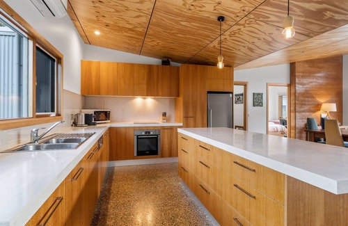 Porepunkah House | Punka River Retreat - Porepunkah, Victoria