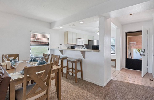 Punta Gorda Condo | Punta Gorda 2-Bedroom Canalfront Condo with Dock and Pool