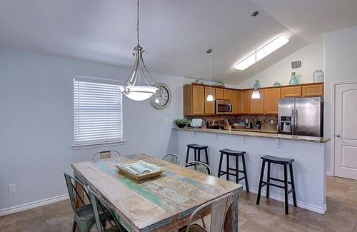 Port Aransas House | ¡Pura Sol! Home, Private Pool, & Golf Cart - Dog Friendly!