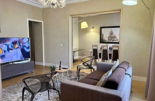 Latin Apartment | Pura Vida Panthéon