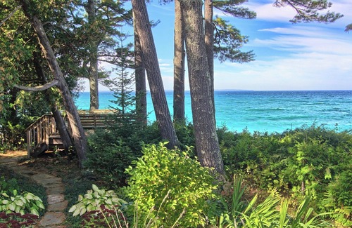 Leland House | Pure Lake Michigan Cottage Getaway Health retreat/Wellness at it's BEST.