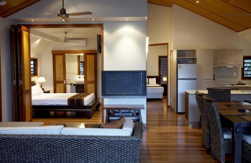 Nelly Bay Villa | Pure Magnetic Villa 8