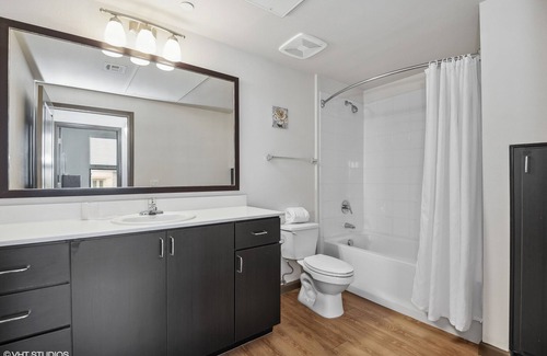 Desert Ridge Apartment | PURE SUITES DESERT RIDGE 2 BED POOL GYM WALK SHOPS/DINING