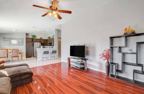 North Las Vegas House | Purple Skies - Lovely Retreat Near the Strip!