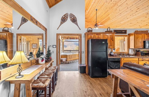 Cleveland Cabin | Purpleaire - Witness the Sun Rise and Set from Above Alpine Helen