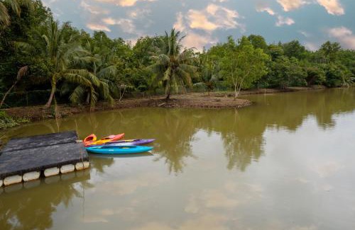 Sematan Hotel | Putra Sentosa Retreat Camp, Sematan