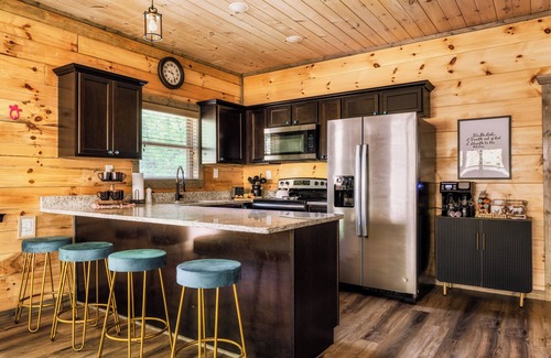 Sevierville Cabin | Putt-Putt, Hot Tub, Laser Tag, Arcade, Deck, Air Hockey, Resort Pool, Grill