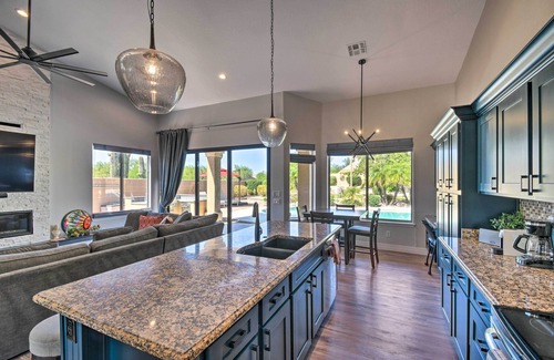North Scottsdale House | Putting Green: Golfer's Getaway in Scottsdale