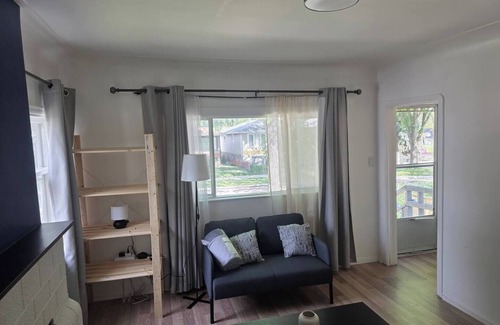 North Central Edmonton House | Pvt Queen Bed & Work Desk|BBQ,Near NAIT, UofA,Downtown,Detached Free Garage,WiFi