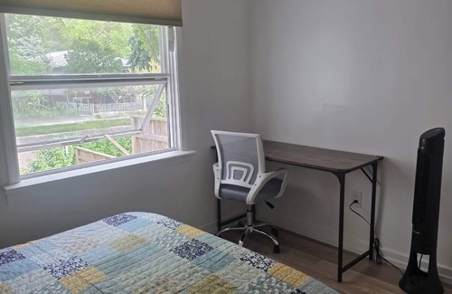 North Central Edmonton House | Pvt Queen Bed & Work Desk|BBQ,Near NAIT, UofA,Downtown,Detached Free Garage,WiFi