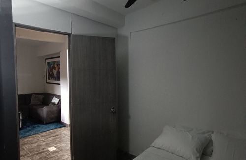 Medellin House | Pvt Room with Access to Rooftop and Jacuzzi