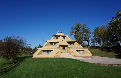 Clear Lake House | Pyramid House, This 2,000 Sq Ft, 2 BR Suite Option is a One of a Kind Rental