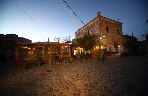 Avgonima Apartment | Pyrgos Houses and Restaurant
