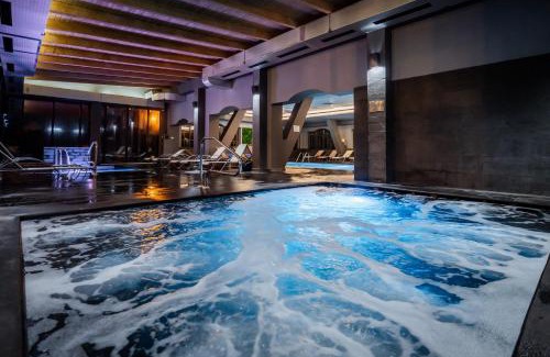 Sacele Hotel | Q Chalet