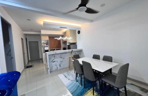 Kampung Tanjung Kapur Apartment | Qaisara Qais Homestay