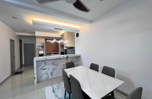 Kampung Tanjung Kapur Apartment | Qaisara Qais Homestay